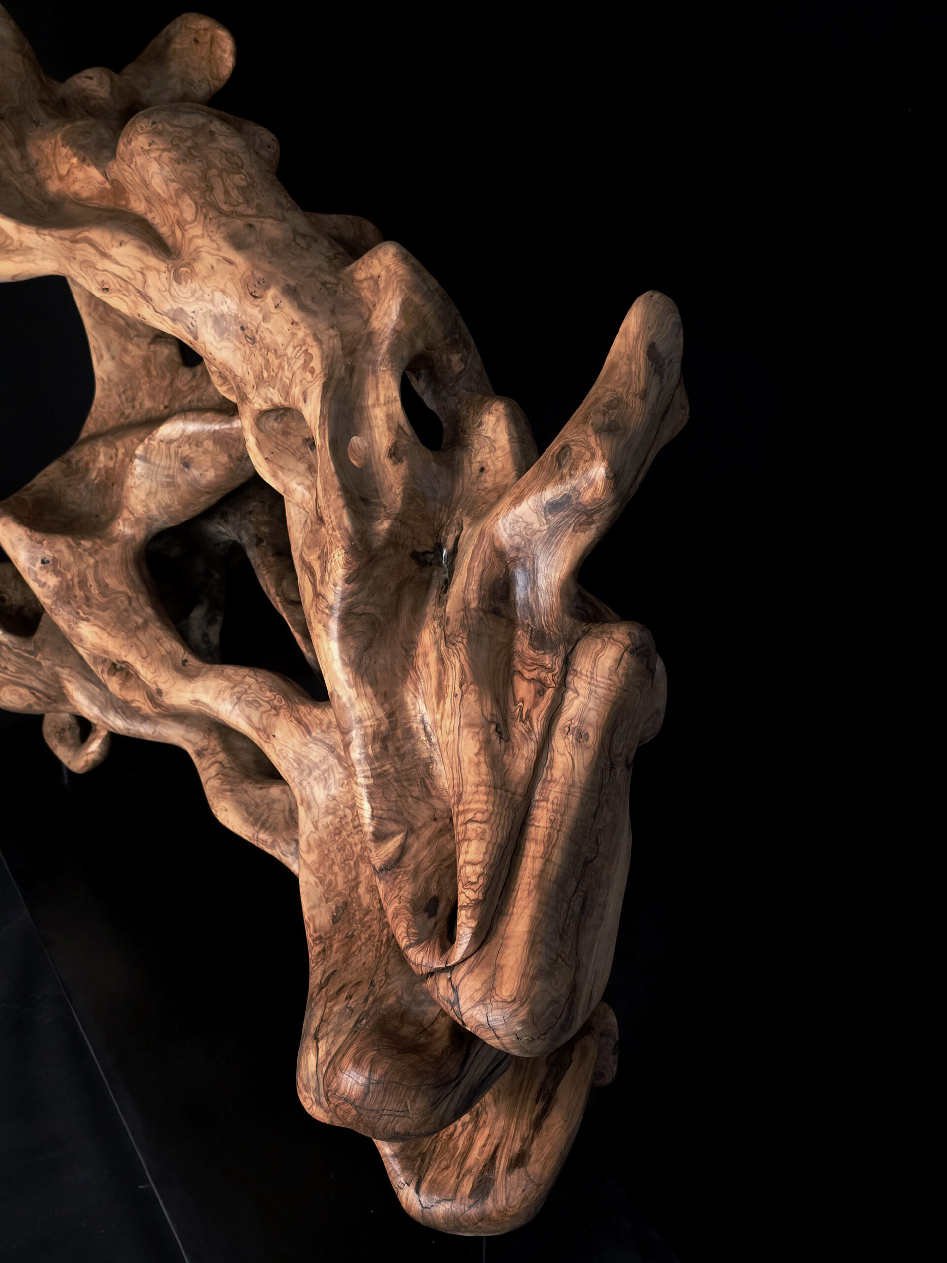 Genèse – sculpture en bois d’olivier
