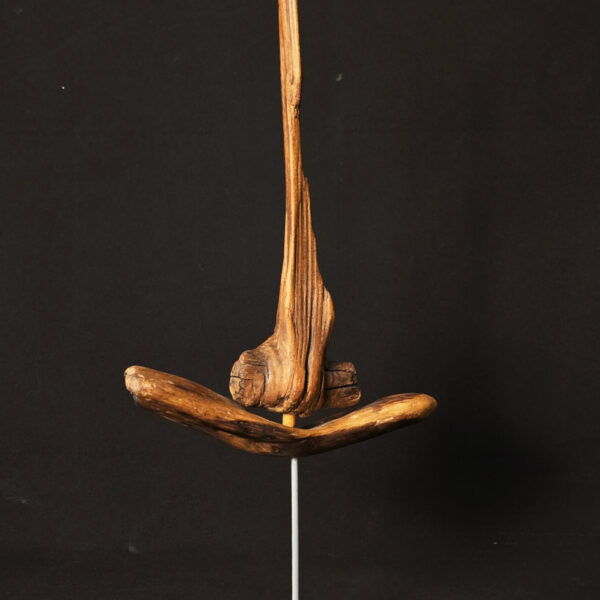 Voilier fantôme de l’ère du vent Voilier fantôme de l’ère du vent – sculpture en bois d’olivier